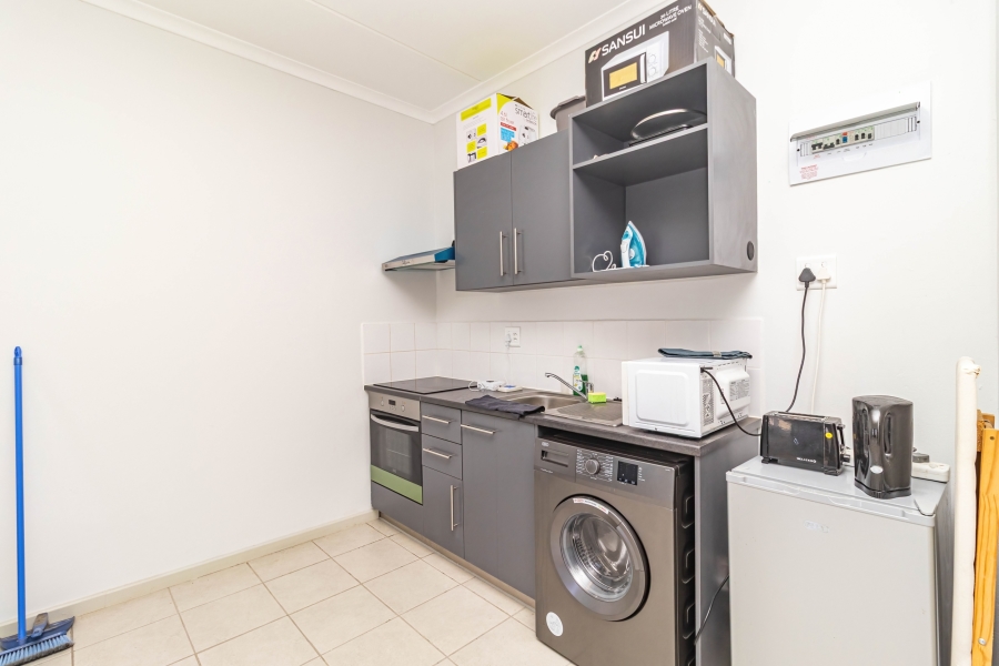 1 Bedroom Property for Sale in Parklands Western Cape